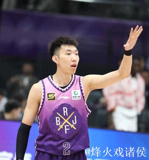 费尔德32分北控险胜深圳总分1-1 廖三宁20+10 费尔德32分北控险胜深圳总分1-1 廖三宁20+10