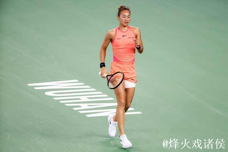 武网郑钦文1-2遗憾收获亚军 萨巴伦卡喜提三连冠 武网郑钦文1-2遗憾收获亚军 萨巴伦卡喜提三连冠